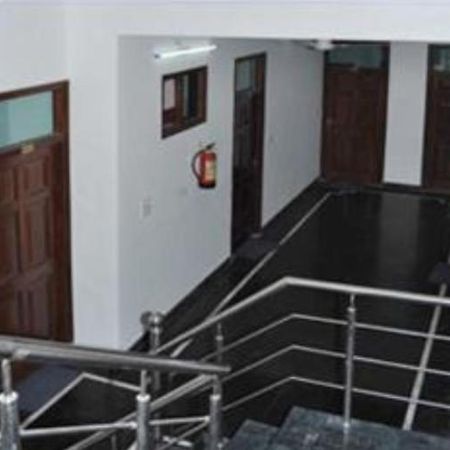 Shivanta Residency Hotel Risikés Kültér fotó