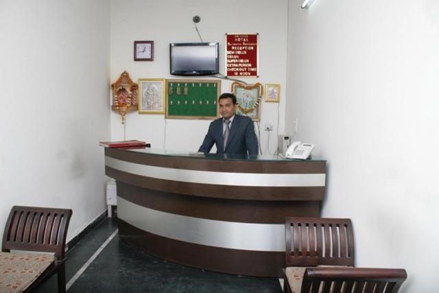 Shivanta Residency Hotel Risikés Kültér fotó