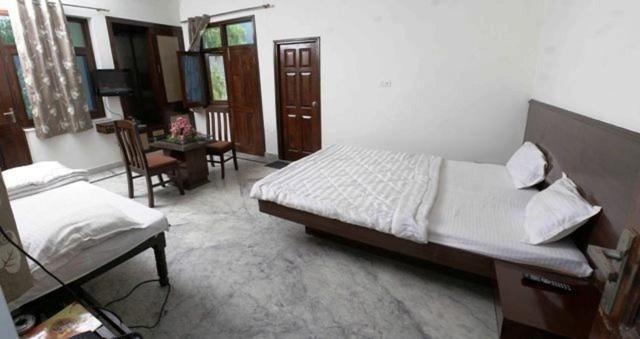 Shivanta Residency Hotel Risikés Szoba fotó